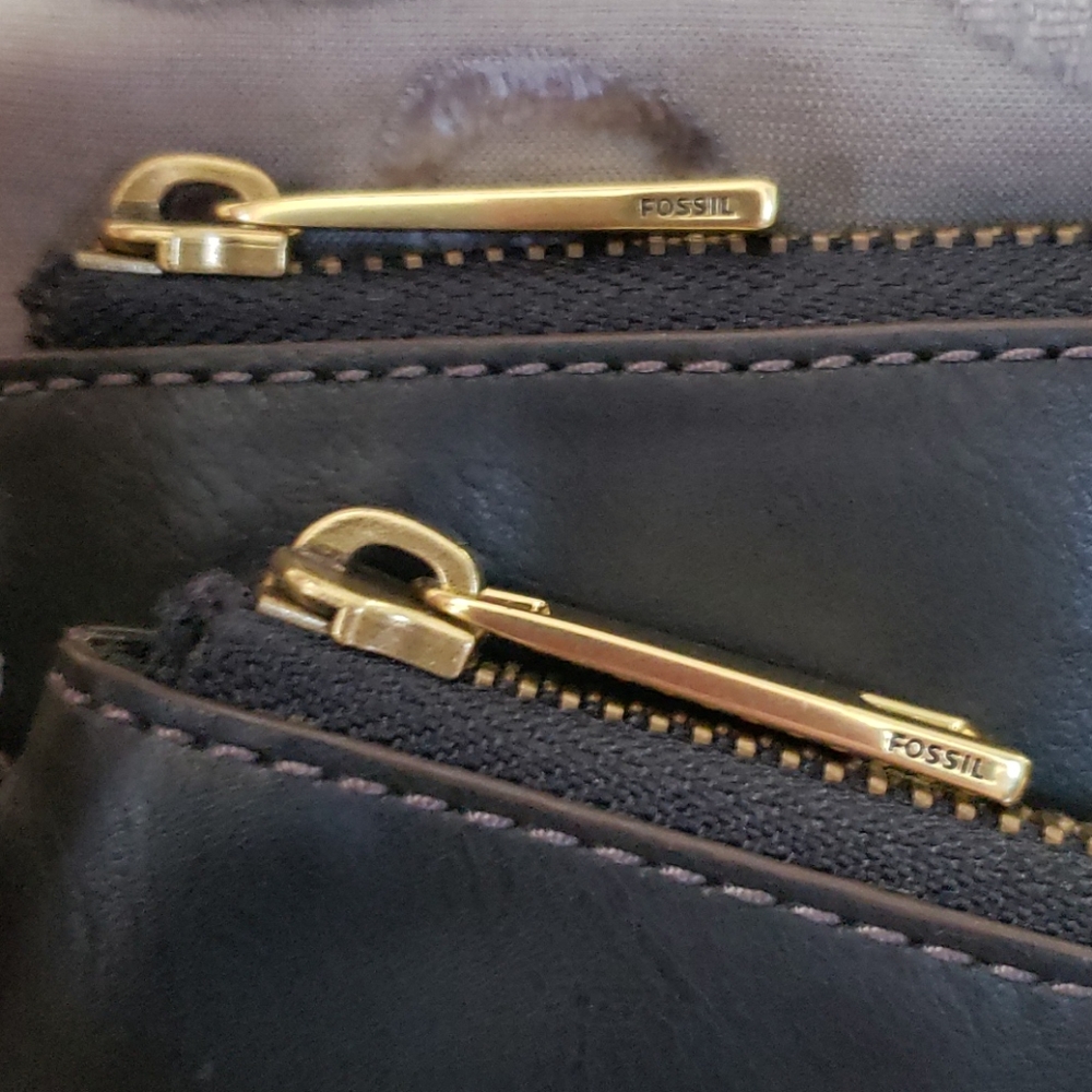 Fossil black double pouch/wristlet